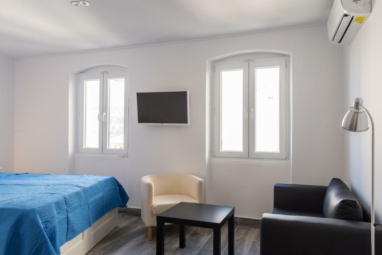 Corfu Downtown Suites Bagian luar foto