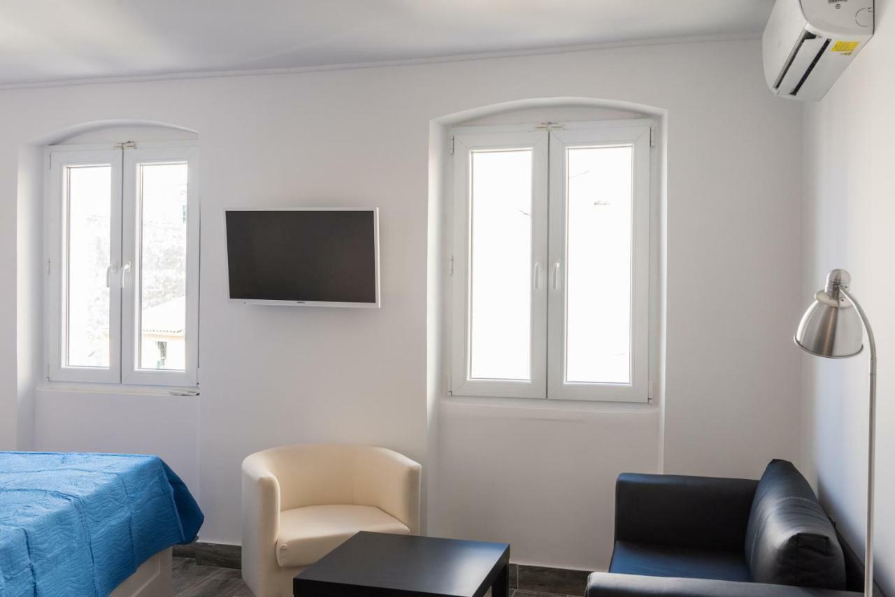 Corfu Downtown Suites Bagian luar foto