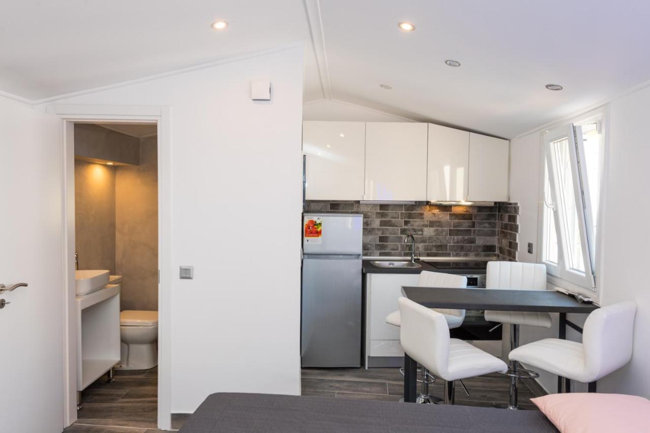 Corfu Downtown Suites Bagian luar foto