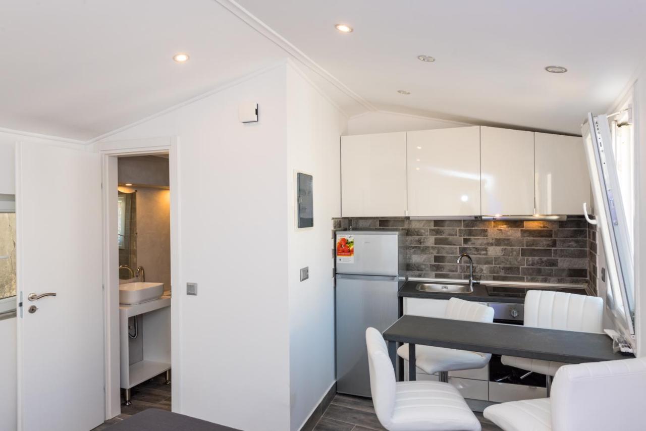 Corfu Downtown Suites Bagian luar foto