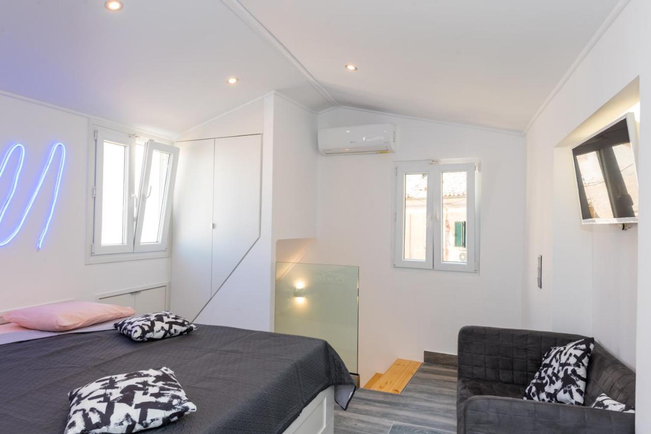 Corfu Downtown Suites Bagian luar foto
